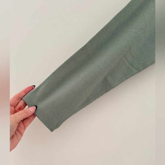 Vintage Talbots Size Medium Ribbed Tee Long Sleeve Sage Green Layering Everyday - Picture 5 of 9